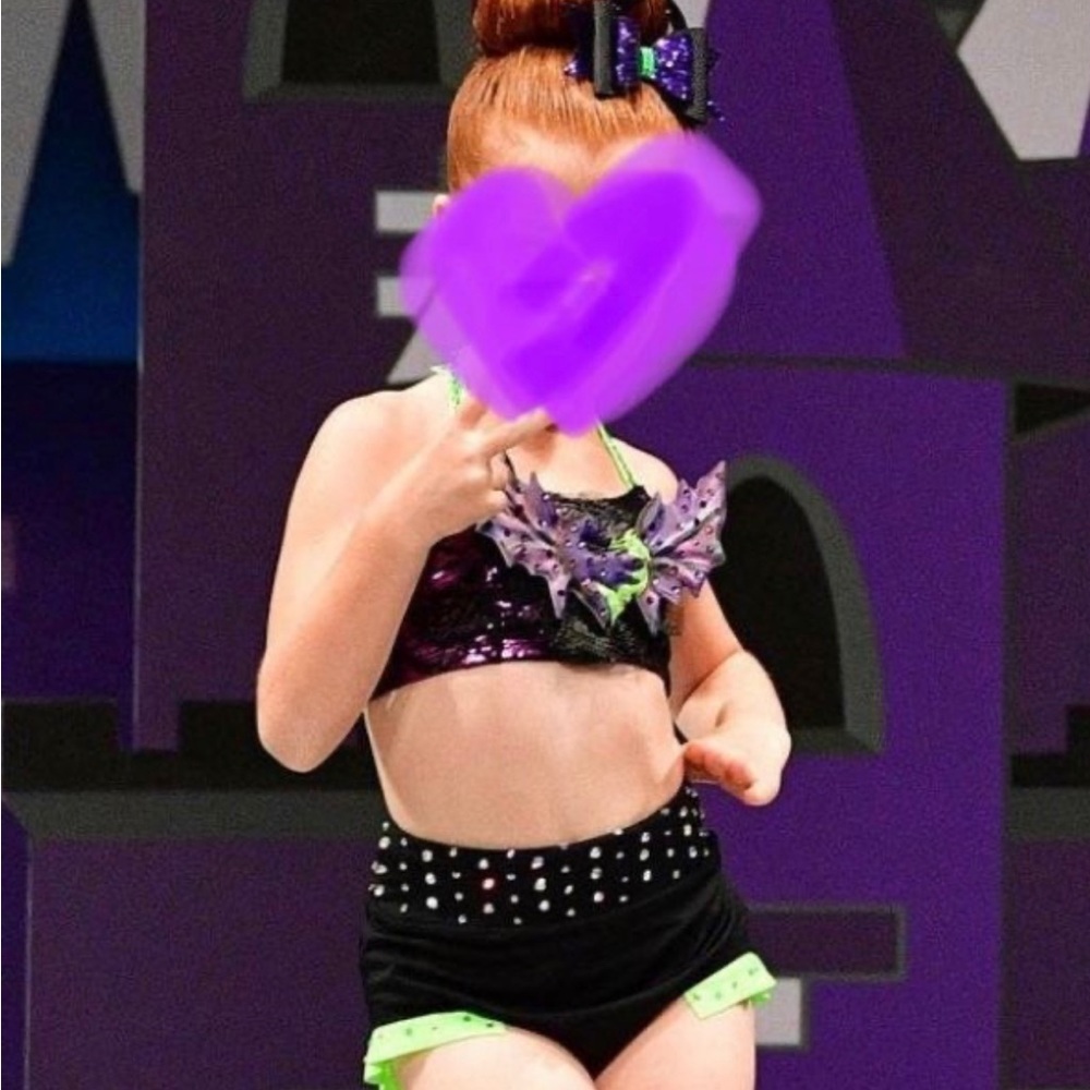 Descendants dance costume size 6/7
